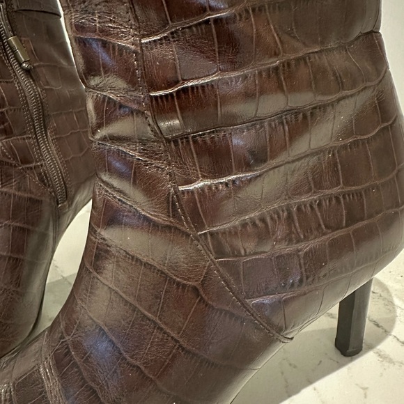 Ralph Lauren. Brown, leather boots. Size 7B - Picture 4 of 5